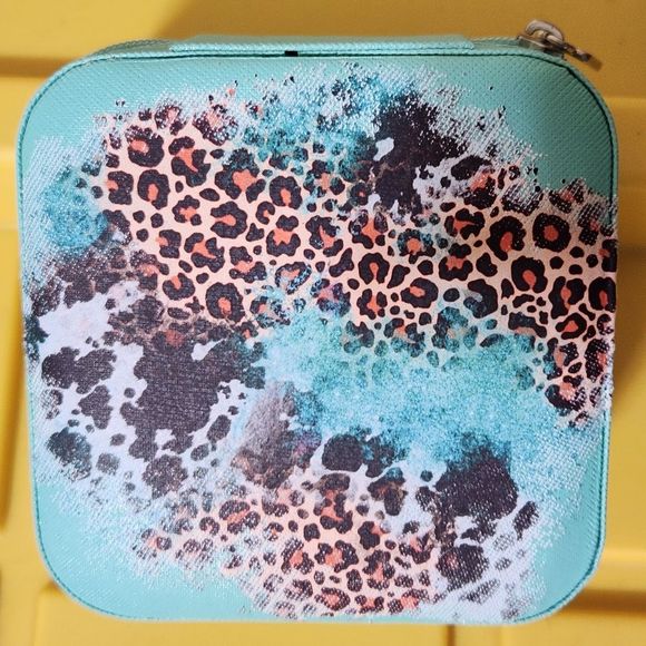 Leather Jewelry Box Organizer With Zipper - Picture 2 of 2